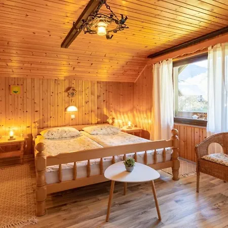 Homestay And Mateja Kovacic